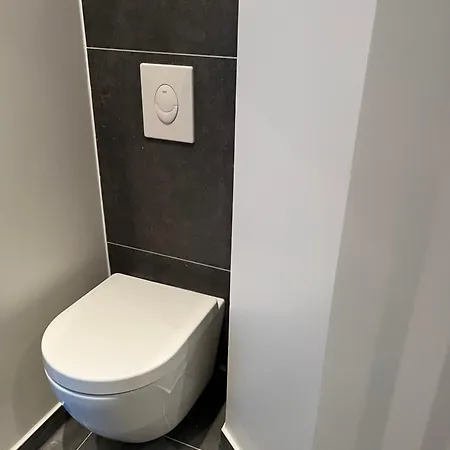 New Renovated Apartment, Superb Location And Free Parking * Drammen